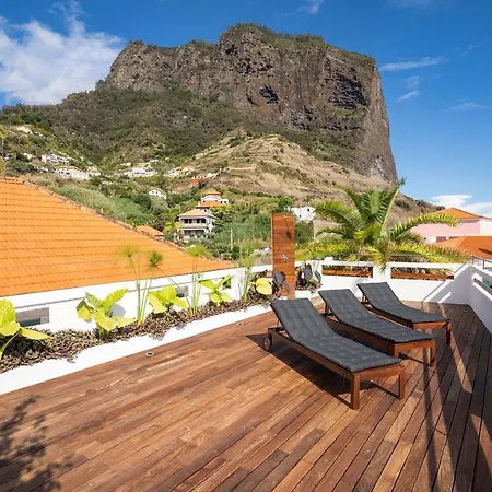 Madeira Surf Camp بيت شباب *