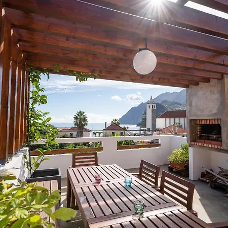 Madeira Surf Camp بيت شباب *