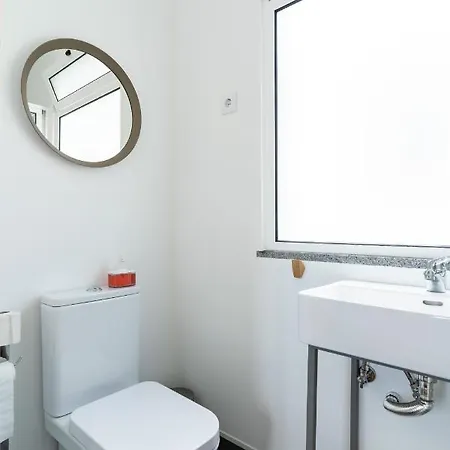 بيت شباب Madeira Surf Camp بورتو دا كروز