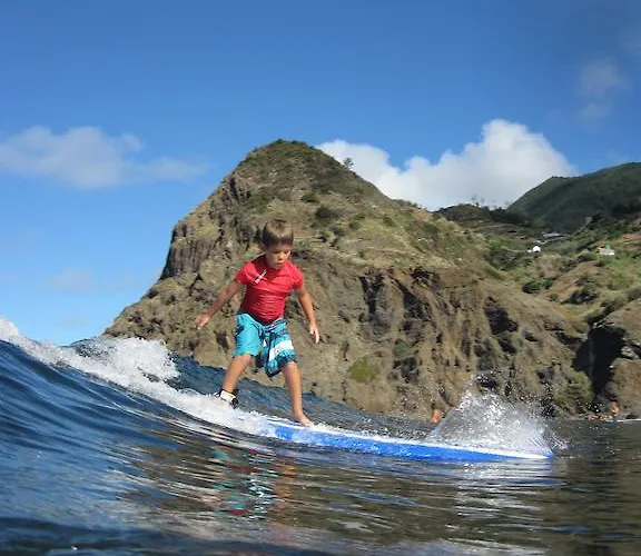ホステル Madeira Surf Camp