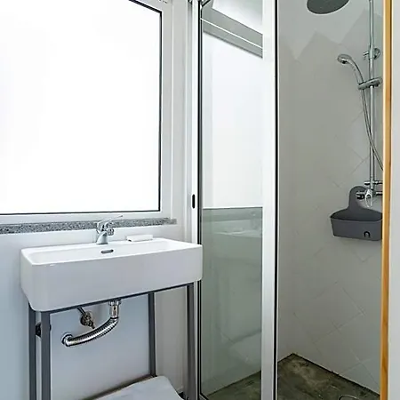 Hostel Madeira Surf Camp