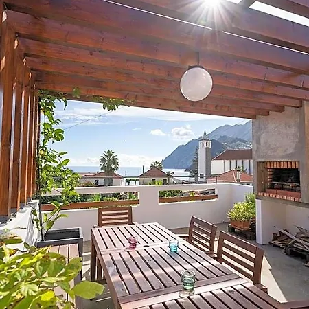 Hostel Madeira Surf Camp Porto Da Cruz